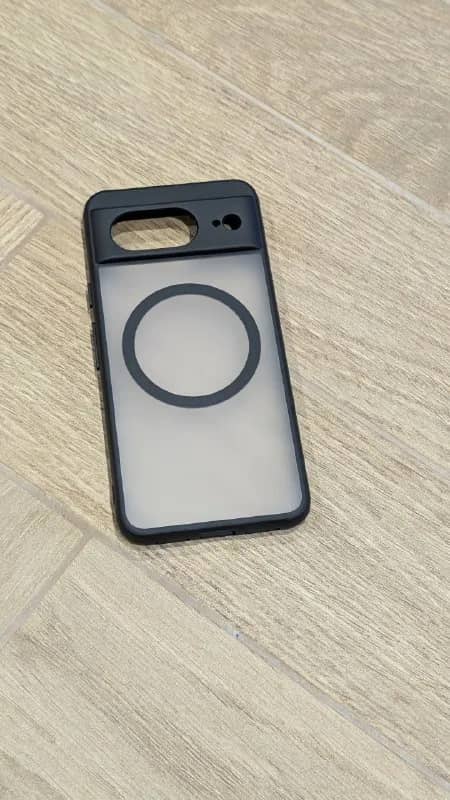 Google Pixel 8 и iPhone 15 Pro — Батуми — 40 ₾
