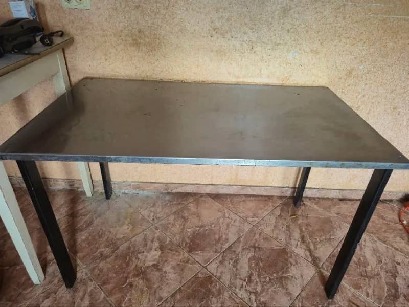 Железный столик — Тбилиси — 75 ₾