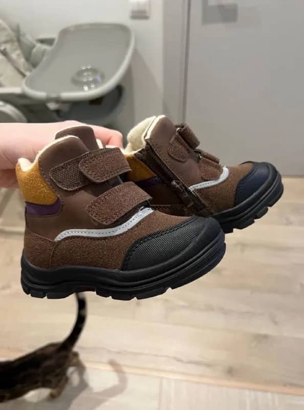 Happy Baby в идеальном состоянии. Легкие, подошва легко гнется, широкий носок. За счет боковых молни — Алматы