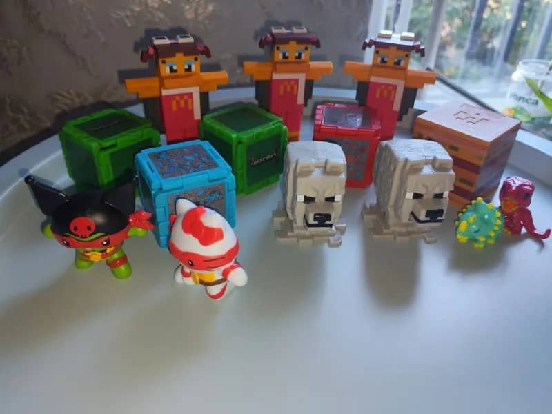 Игрушки и динозаврики — Батуми — 5 ₾