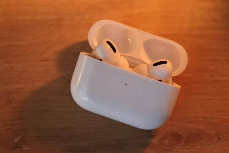 AirPods Pro 1 with Wireless Charging Case — Тбилиси — 130 ₾