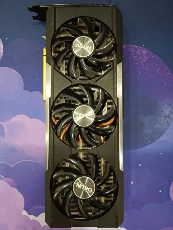 Видеокарта Sapphire Nitro R9 8GB, не работает — Батуми — 50 ₾