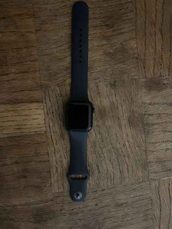 Apple Watch SE Gen. 2 GPS 40 mm — Тбилиси — 320 ₾