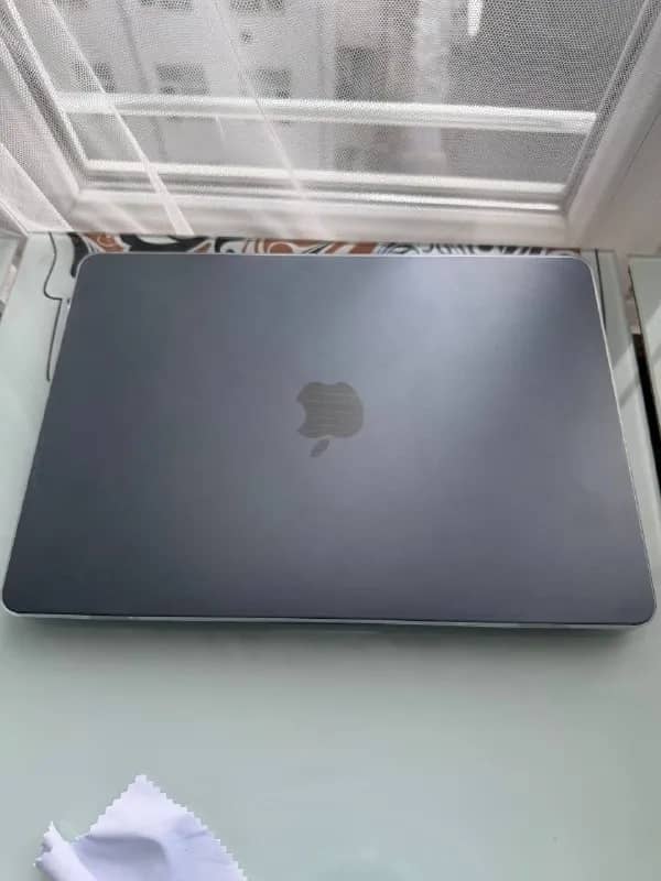 MacBook Air 13 m4 16/512gb midnight — Тбилиси — 3 000 ₾