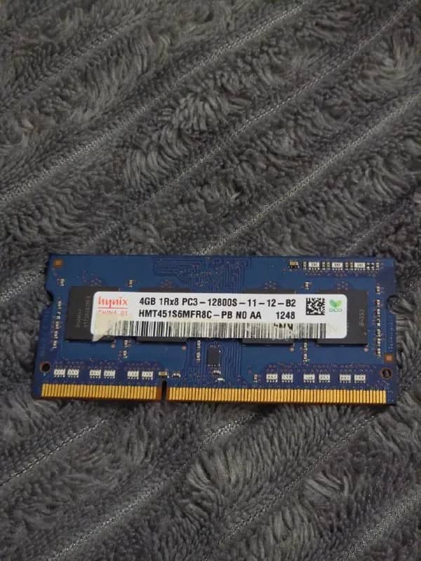 SK hynix 4GB DDR3L 1600 МГц (PC3-12800S, модель HMT451S6MFR8C-PB). Рабочая, в отличном состоянии. — Тбилиси — 15 ₾