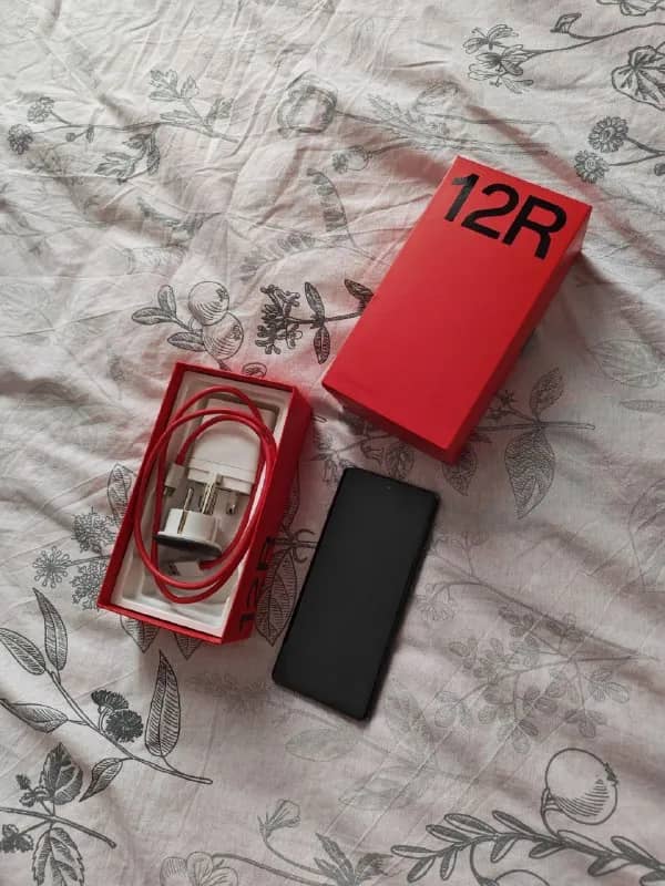 OnePlus 12R на мощном чипсете Snap 8 Gen 2, очень крутой и яркий LTPO-экран 120 Гц, батарея 5500 мАч — Тбилиси — 480 ₾
