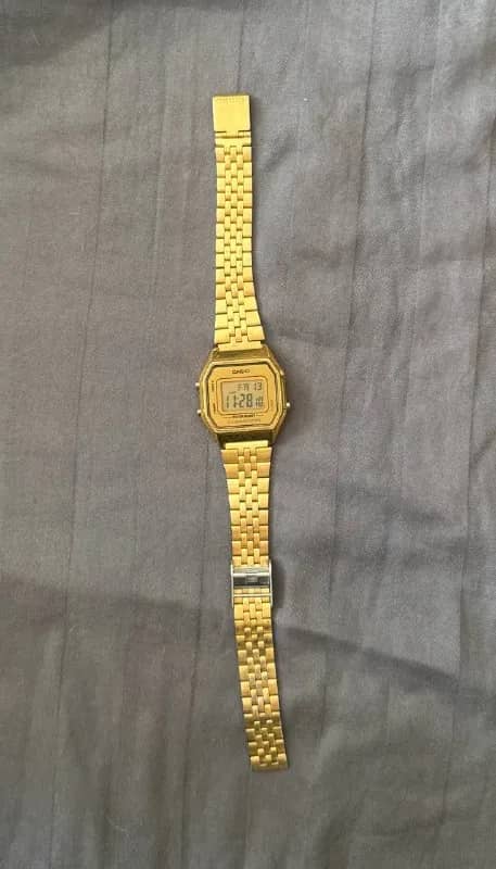 casio с потертостями — Тбилиси — 40 ₾