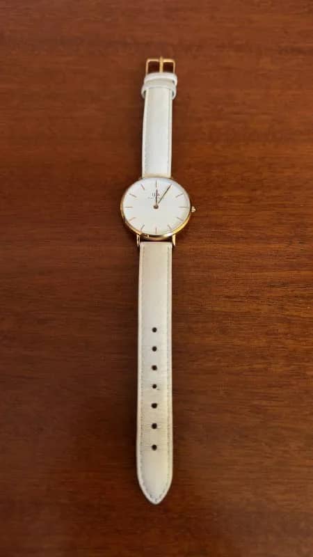 Daniel Wellington. Модель Petite Bondi Rose Gold. Часы в хорошем состоянии. — Тбилиси — 100 ₾