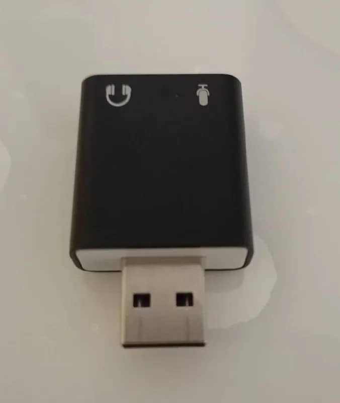 1. USB аудиокарта для ПК, установки драйверов не требует, подключил и работает. — Белград — 700 дин