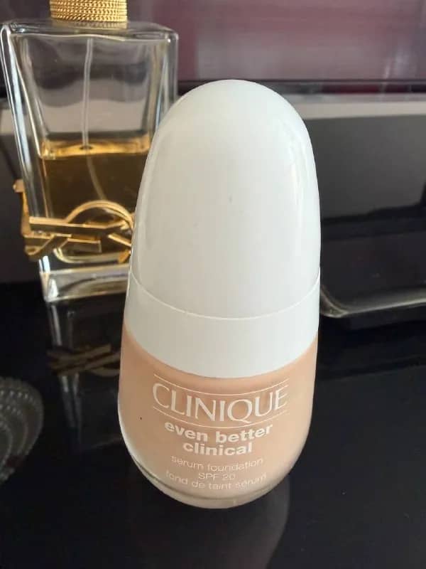 Тональная основа Clinique — Анталия — 700 ₺