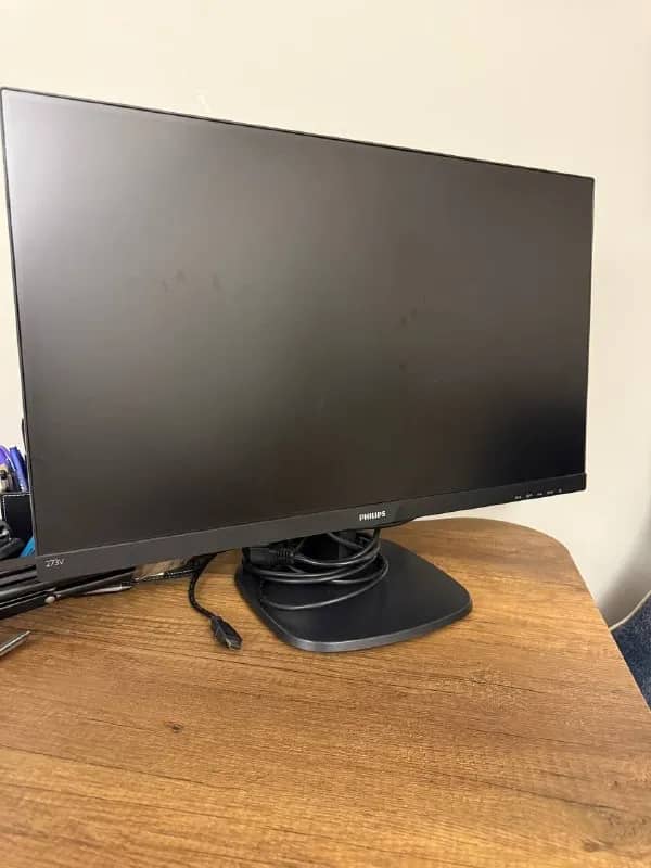 Philips 273V7QDSB/01 в отличном состоянии с HDMI кабелем — Стамбул — 4 500 ₺