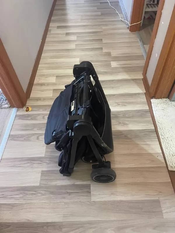 Joie Parcel LX в чёрном цвете. — Стамбул — 4 500 ₺