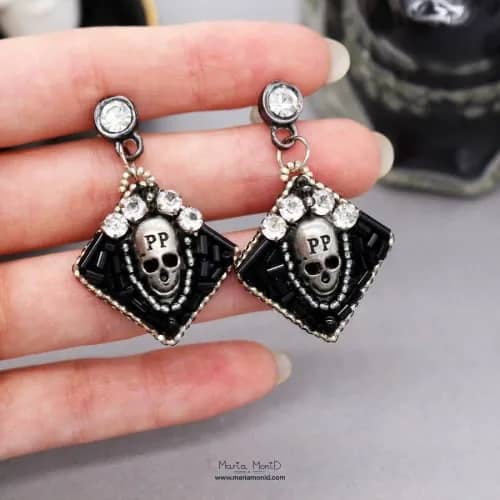 ROCK с черепом» — Батуми — 150 ₾