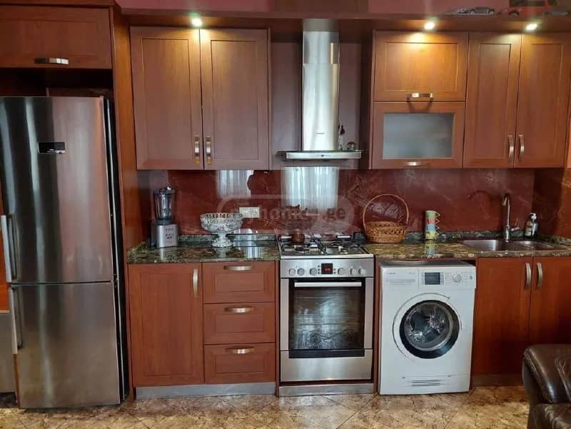1+1 по улице Меликишвили, 6 (возле парка 6 мая) — Батуми — 500 $