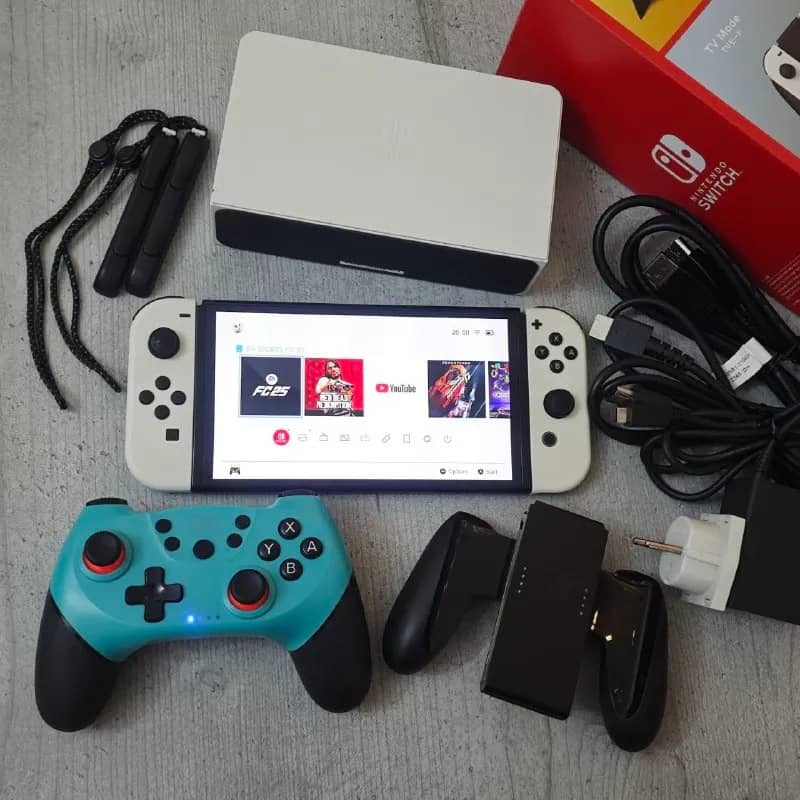 Продам Nintendo Switch OLED и картридж RDR. Состояние хорошее, но у левого джойкона есть дефект стика. В комплекте отдам дополнительный геймпад и аккаунт с играми (переоформим на вашу почту). — Батуми — 600 ₾