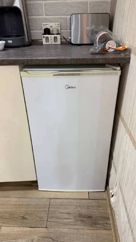 Холодильник Midea б/у — Батуми — 200 ₾