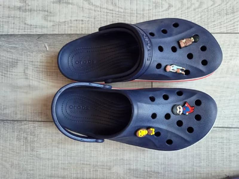 Crocs с джибитсами мужские шлепки 44 размер — Батуми — 30 ₾