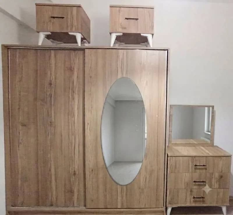 1. Шкаф Купе 200×180×55-очень вместительный 3 вешало, 7 полок. Цена 6.999 TL — Анталия — 6 999 ₺