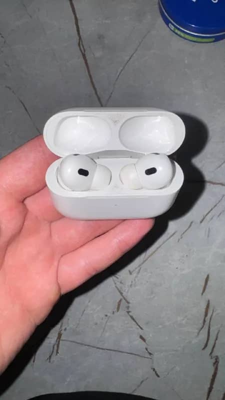 AirPods Pro 2 — USB-C — Батуми — 400 ₾