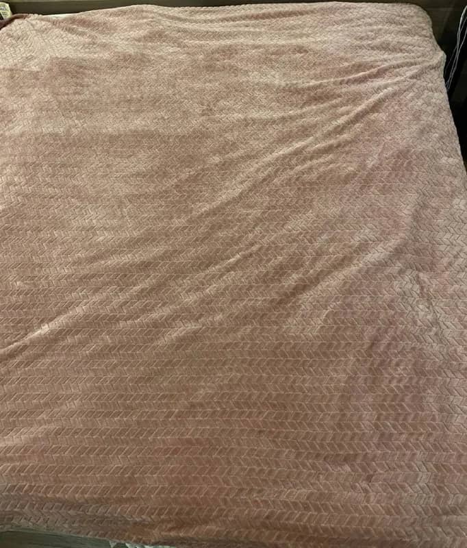 Плед розовый 200×230 — Батуми — 25 ₾