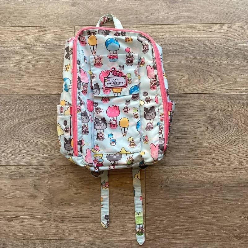 1. Продаю рюкзак JuJuBe × Hello Kitty, оригинал. Состояние отличное, использовался мало, без дефекто — Батуми — 120 ₾