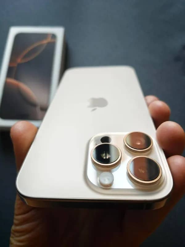 iPhone 16pro max. Память 256 gb. eSIM. Идеальное состояние. Батарея: 91%. Покупался в зумере. В авгус — Батуми — 2 600 ₾