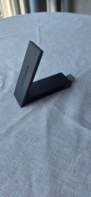 1. Bluetooth USB донгл — Asus USB-BT500 Bluetooth 5.0 USB Adapter = 10 GEL — Тбилиси — 10 ₾