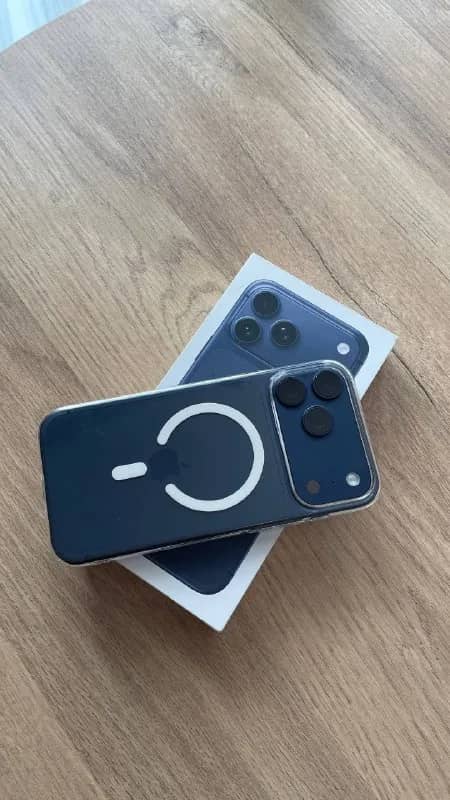 iPhone 17 Pro Max 256 GB (Deep Blue) — Батуми — 3 000 ₾