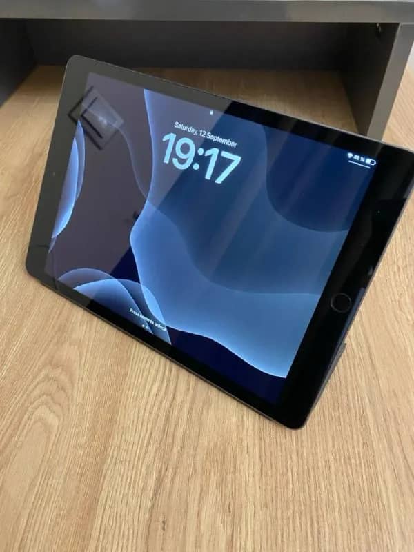 Apple iPad 8th Gen 10.2», 32 GB, Wi-Fi, Space Gray. Отличное состояние, практически не использовался — Тбилиси — 480 ₾
