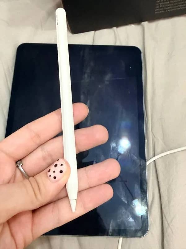 iPad Pro 11» на 256 GB (Wi-Fi) в идеальном состоянии. Корпус и экран без дефектов, всё работает безу — Тбилиси — 1 600 ₾