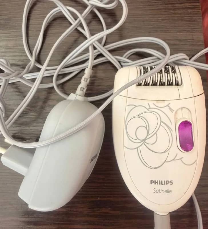 Philips, в идеальном состоянии. Вилка и шнур не повреждены, в отличном состоянии. Эпилятор хорошо уд — Ереван