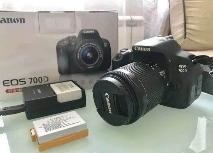 Canon EOS 700D с обьективом 18-55 is stm. Объектив бесшумный. — Минск — 650 Br