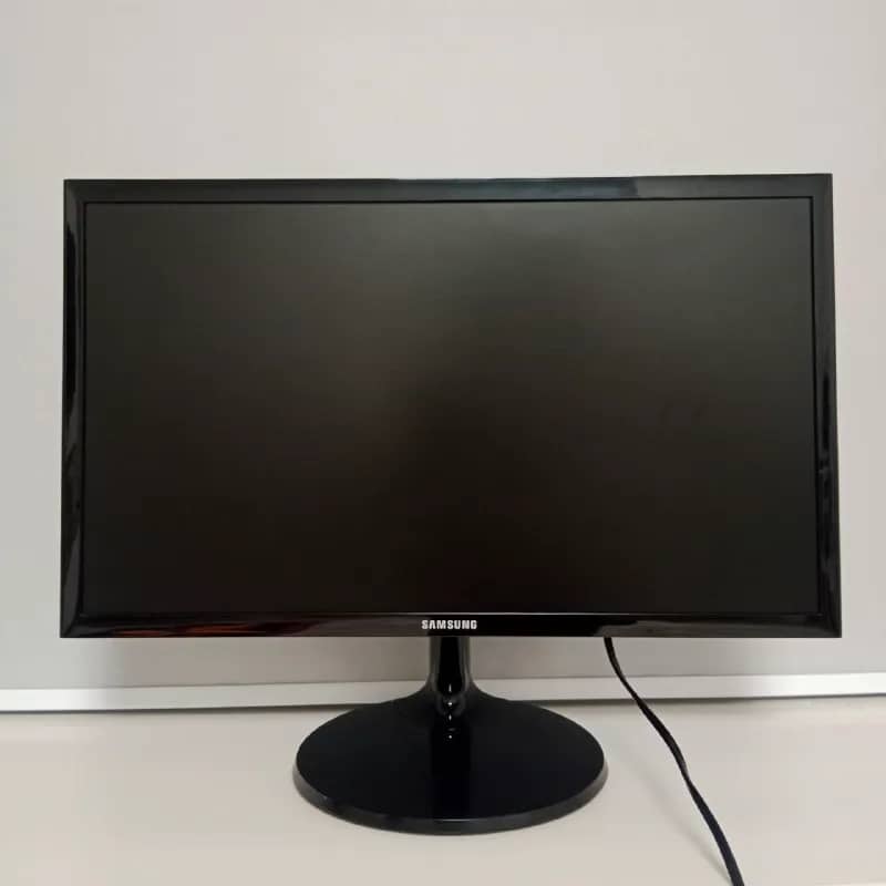Samsung S22F350FHI 21.5» — Астана — 30 000 ₸