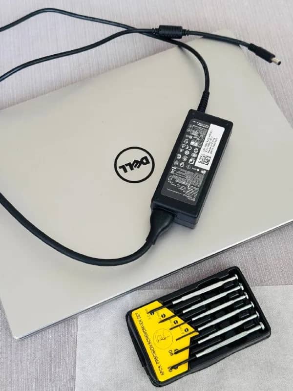 Dell на запчасти + набор отвёрток, 10 ₾ — Тбилиси — 10 ₾
