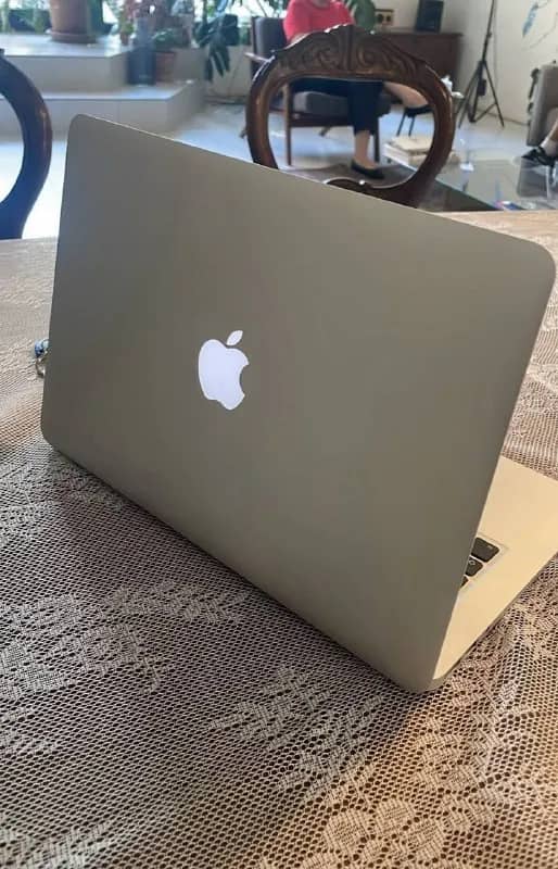MacBook Air 13» (Early 2014) 350 GEL (небольшой торг уместен) — Тбилиси — 350 ₾