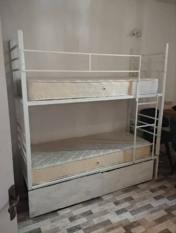 2 отдельные кровати. — Батуми — 500 ₾