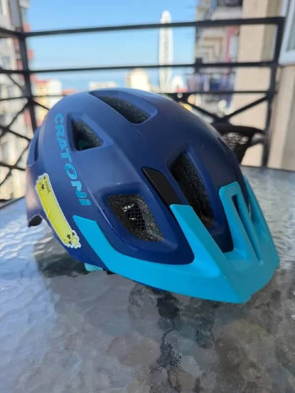 Cratoni Maxter Pro Bike 52-56 см. В падениях и происшествиях не участвовал, но есть царапины и следы — Батуми — 70 ₾