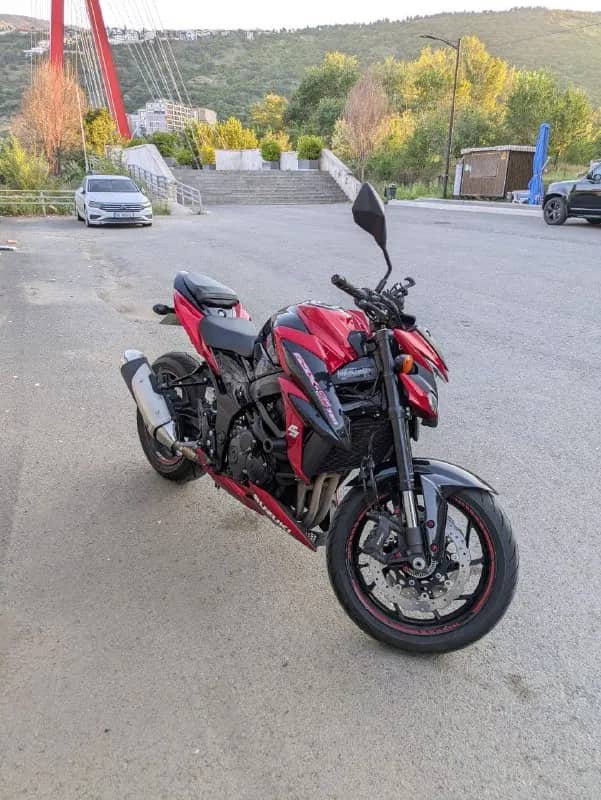 Suzuki GSX-S 750, модельный год 2018 (L8), сборка 2017 года, non-ABS версия, цвет — Candy Daring Red — Батуми — 5 000 $