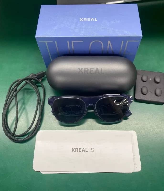 Xreal 1s, почти новые. Куплены 2 месяца назад, практически не использовались. — Тбилиси — 1 100 ₾