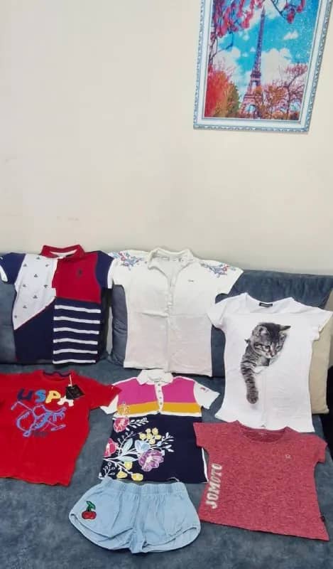 Polo по 300 tl и ещё много одежды совсем дёшево и что-то даром на девочку от 8 до 15 лет — Стамбул — 300 ₺