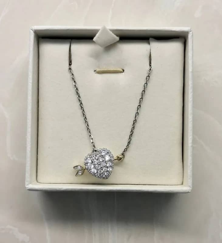 Swarovski, оригинал — Астана