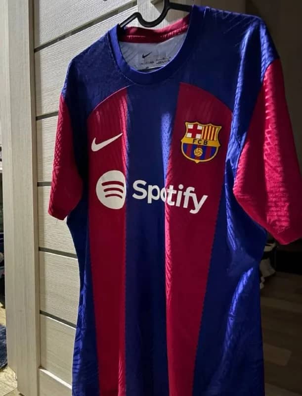 FC Barcelona (домашняя форма, Spotify) — Астана — 2 200 ₸