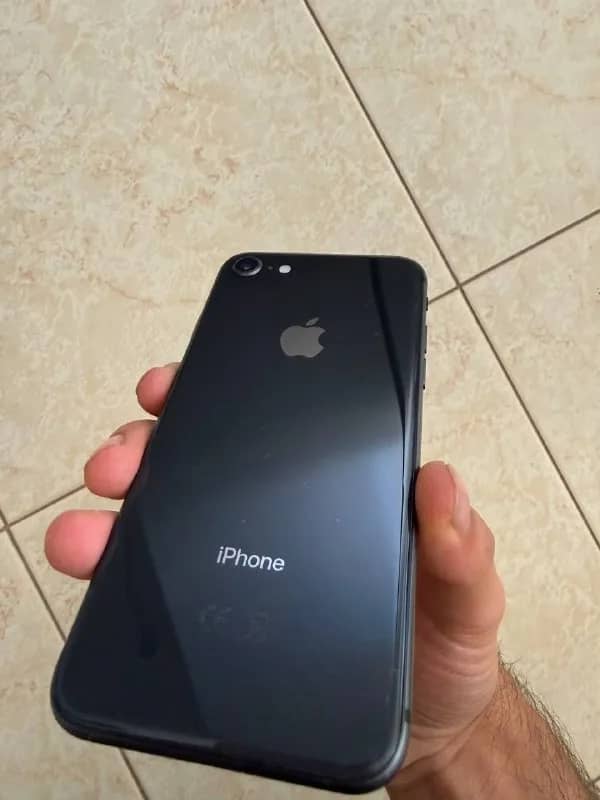 iPhone 8 64GB 100% — Ереван