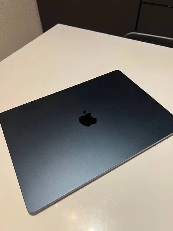 Apple MacBook Air 15» M3 (2024) 💻 — Белград — 900 дин