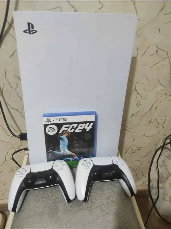 PlayStation 5 (PS5) с дисководом, в отличном состоянии. — Тбилиси — 1 380 ₾