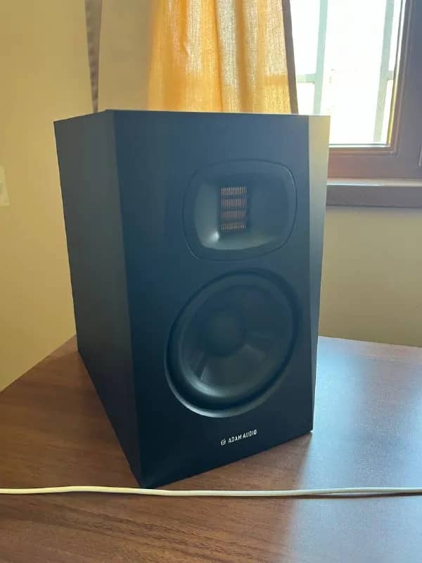 ADAM Audio T5V — пара — 1000 ₾ — Тбилиси — 1 000 ₾