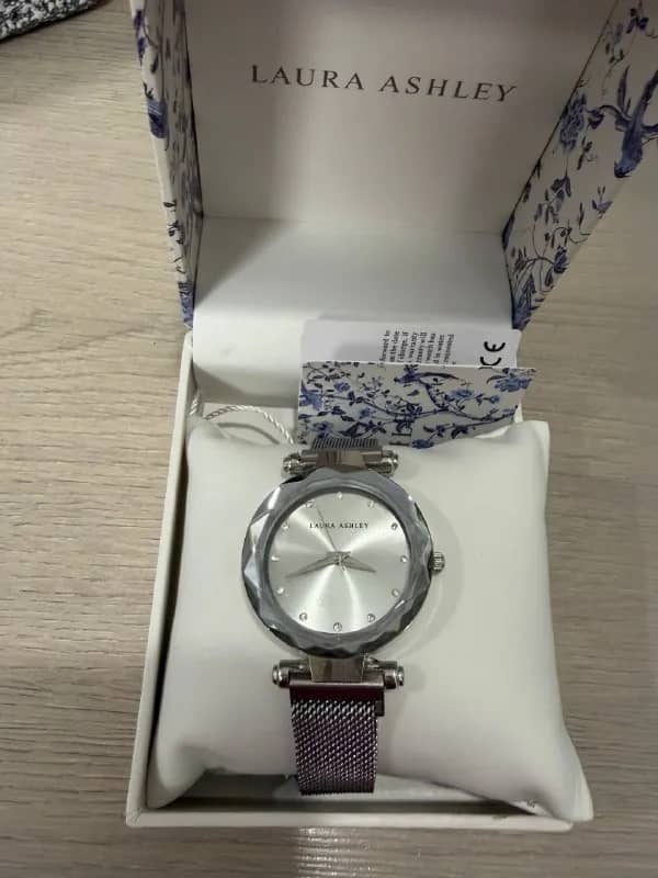 Laura Ashley и браслет Pandora, предлагайте вашу стоимость 🔥 — Тбилиси