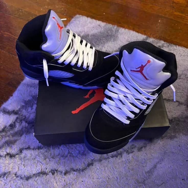 Jordan 5 Metallic Grey — Тбилиси