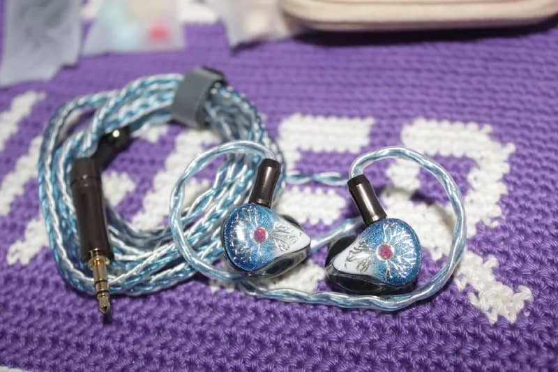 IEM — внутриканальные: — Белград — 12 000 $
