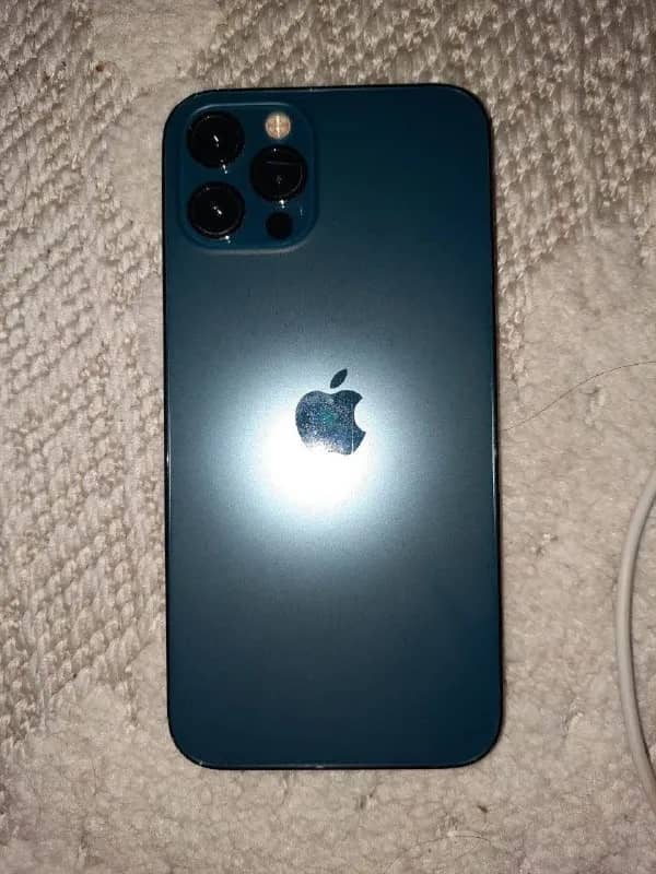 Iphone 12 pro 128 gb обмен на модель выше, минус фейс — Алматы